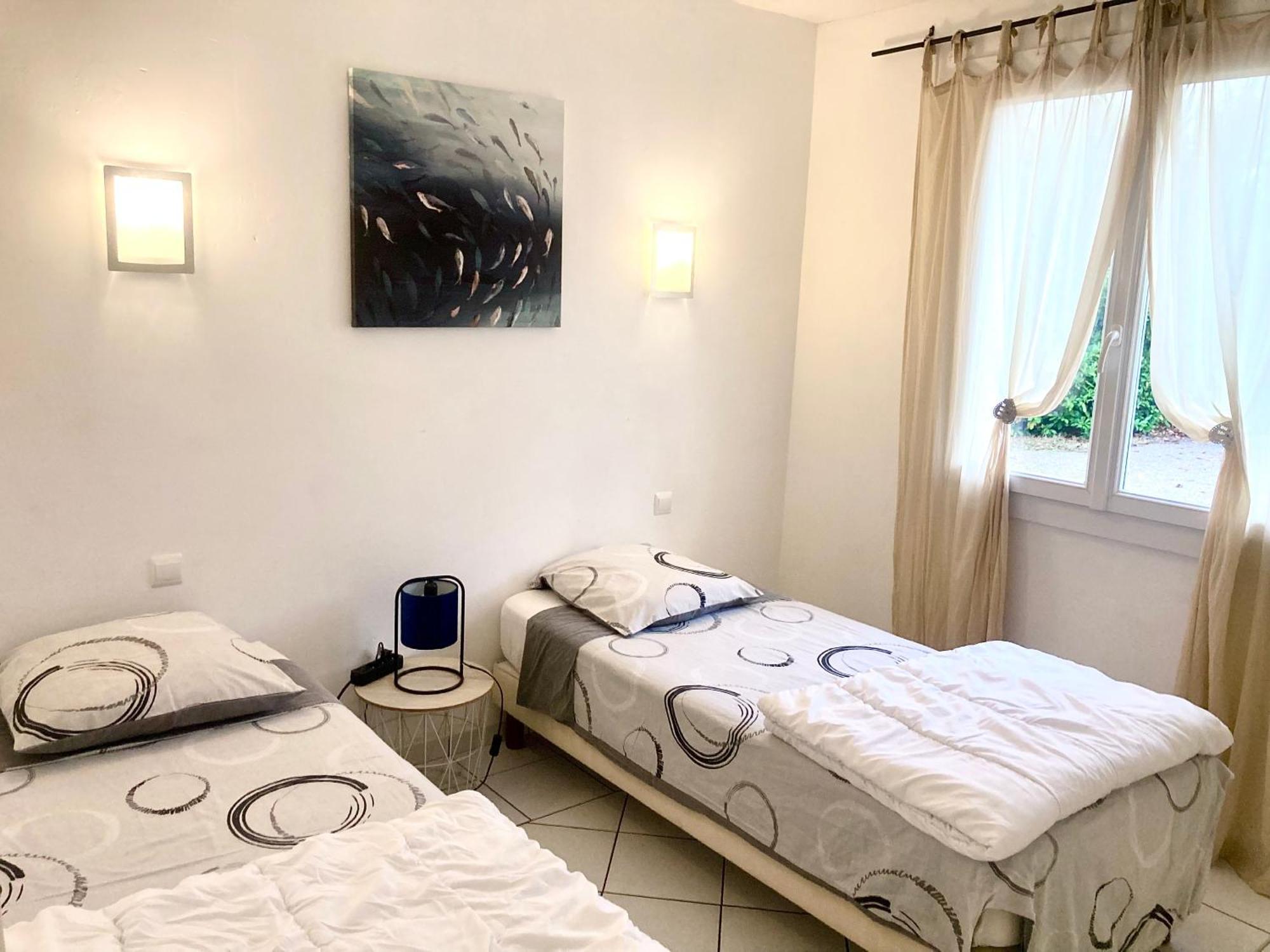 Villa 110M2, 7 Pers, Jacuzzi , 3 Chambres, Terrain Clos Et Arbore 2500M2 Треб Экстерьер фото